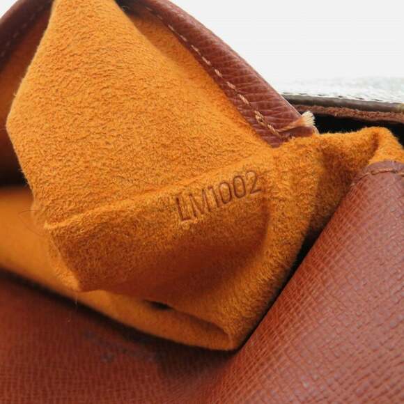 LOUIS VUITTON Brown Shoulder Bag - Picture 8 of 10